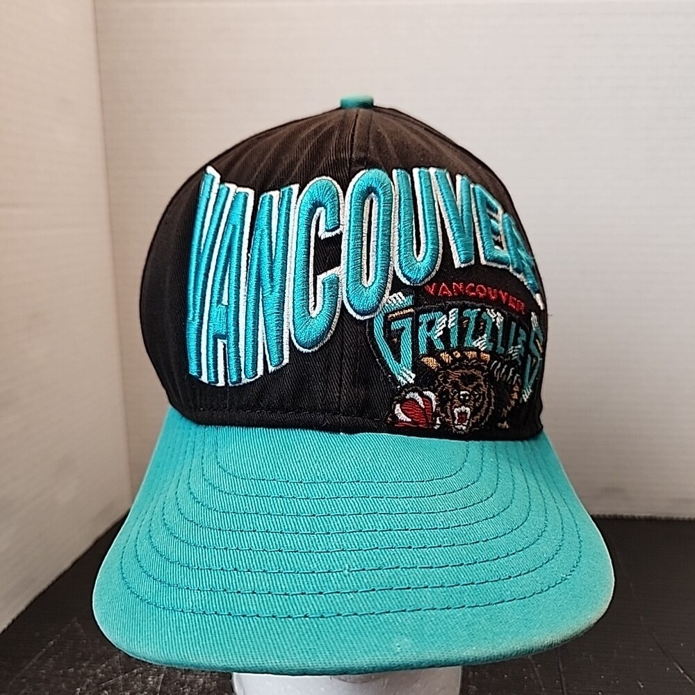 Vancouver Grizzlies Hat Cap Black Big Logo Snap Back New Era Hardwood Classics